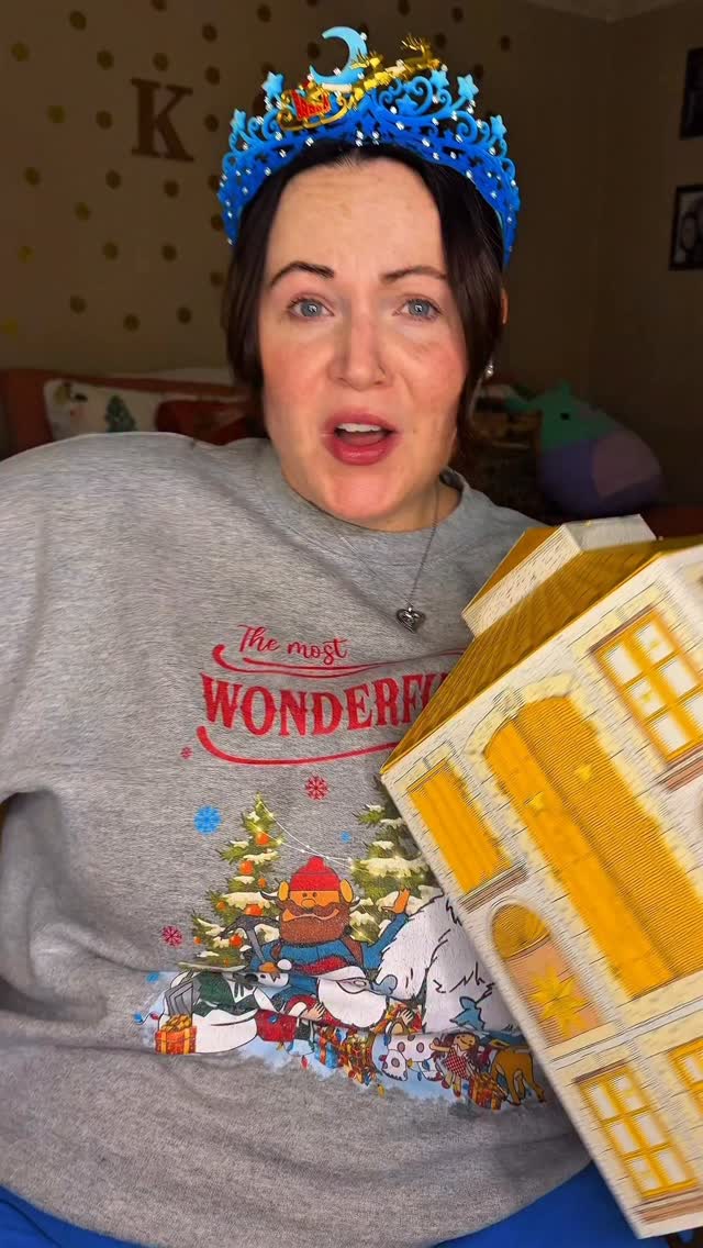 Instagram post by @nicoleleeanne6 for SmartSweets. Caption reads: Advent Day 23 🎄🎄🎄 #adventcalendaropening....