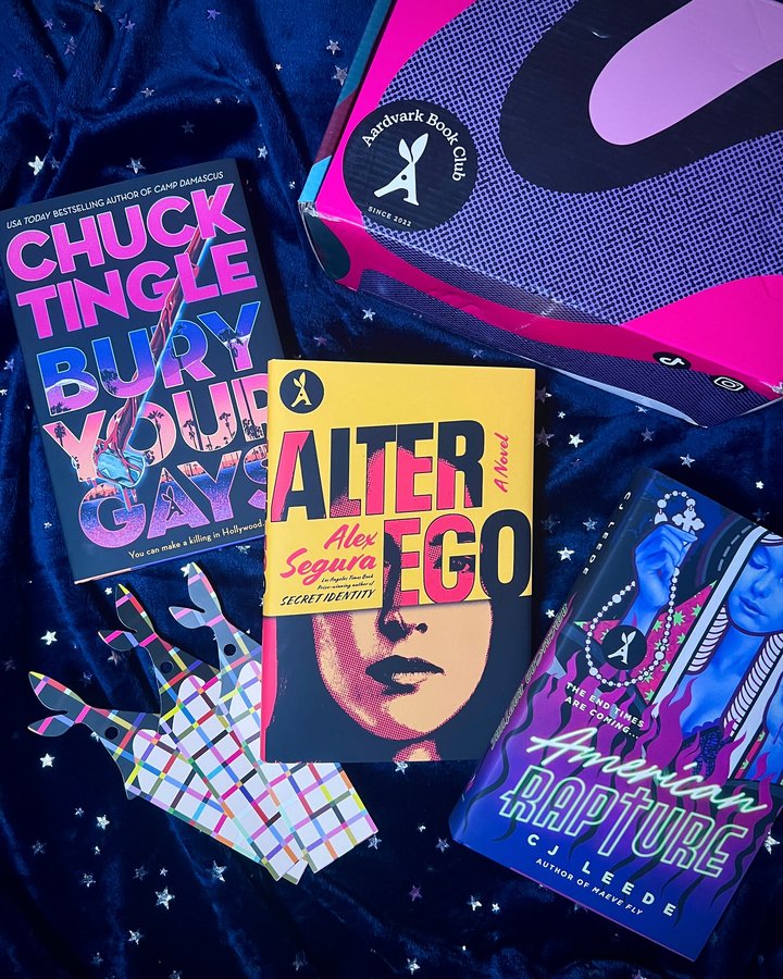 Instagram post by @sydneyyybooks for Aardvark Book Club. Caption reads: [...] box of horror books today from....