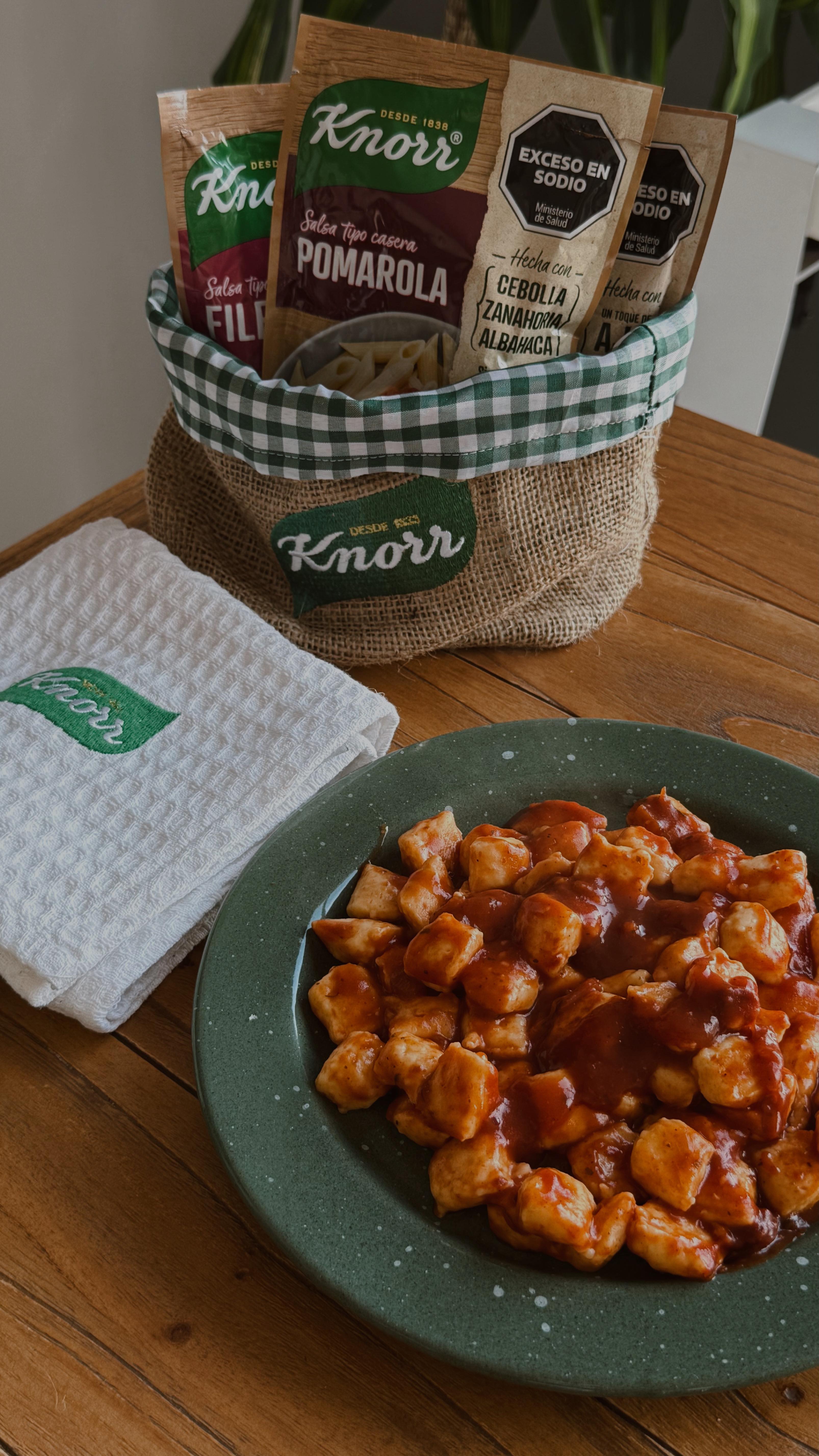 Instagram post by @anto.arboscelli for Knorr. Caption reads: 29 de ñoquis Y NO HAY ÑOQUIS 
Tranqui, esta receta....