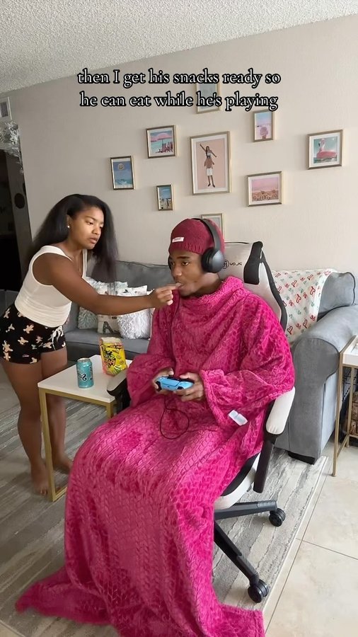 Instagram post by @thejclegacy for Snuggie. Caption reads: [...] 😭🙃 #toxicrelationships #relatable #snuggie....