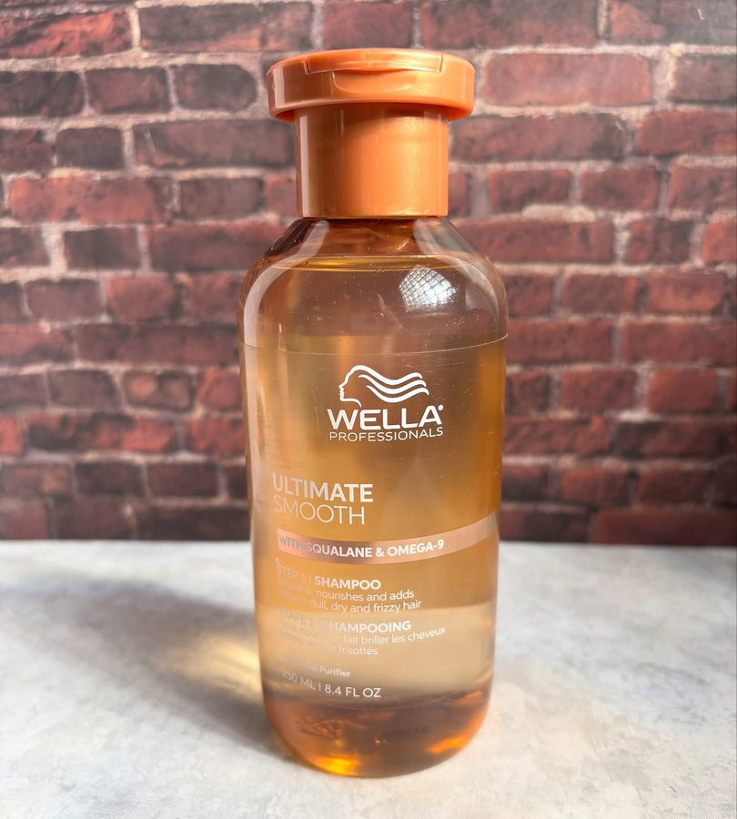 Instagram post by @testerweezy for The Insiders DACH. Caption reads: The Wella Ultimate Smooth shampoo is a....