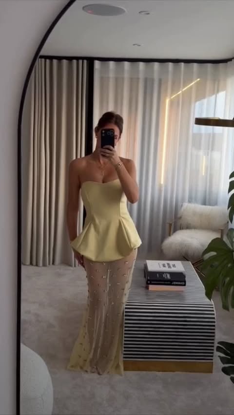 Instagram post by @emilyshak for Vinted. Caption reads: Spring clear out in full swing @vinted 🌼 AD.
