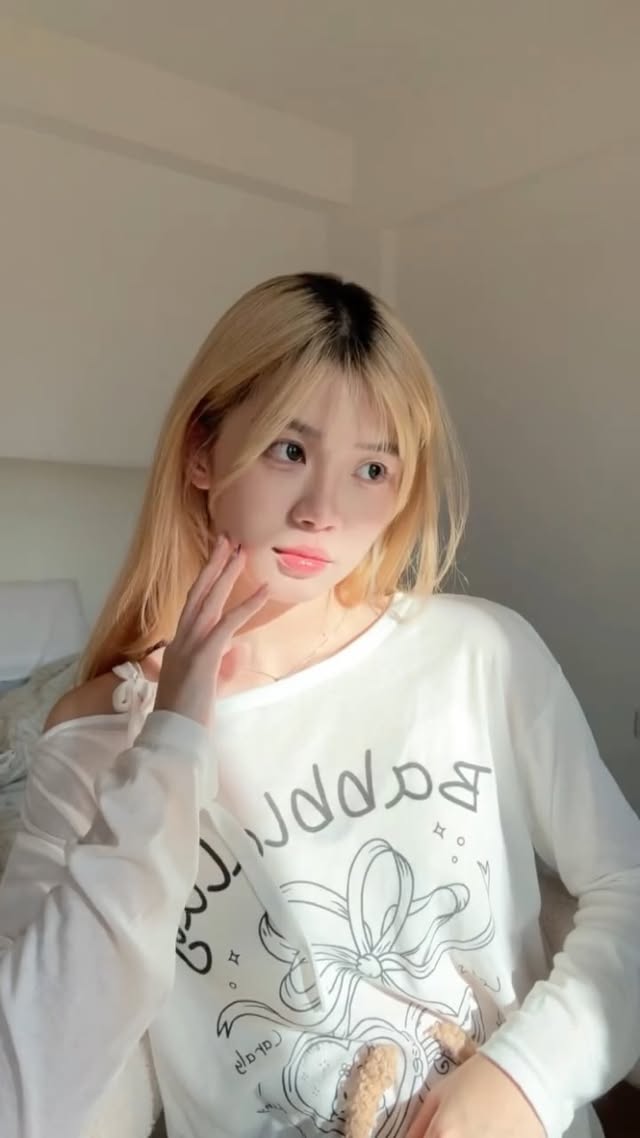 Instagram post by @_xuany___ for Shopee Malaysia. Caption reads: From dull to glowy, in the morning 🧈 @shopee_my....