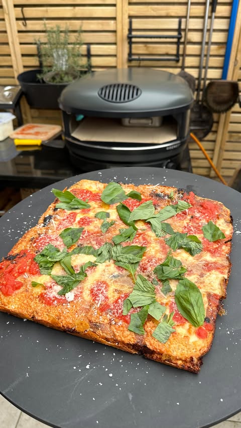 Instagram post by @peddlingpizzas for Gozney. Caption reads: [...] it square, round or whatever with the....
