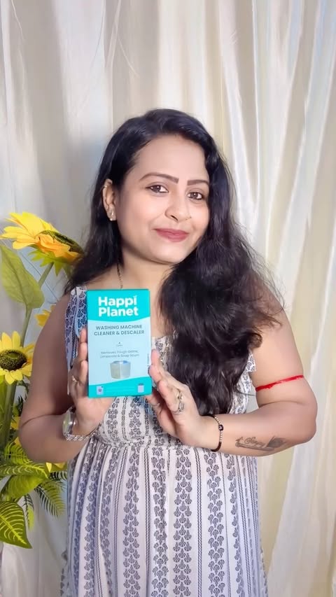 Instagram post by @itz_komal_here_01 for Happi Planet. Caption reads: [...] machine cleaning ke liye I'm trying Happi....