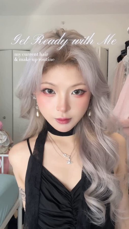 Instagram post by @mabelmingg for Esther Formula. Caption reads: [...] makes my makeup look even better!....