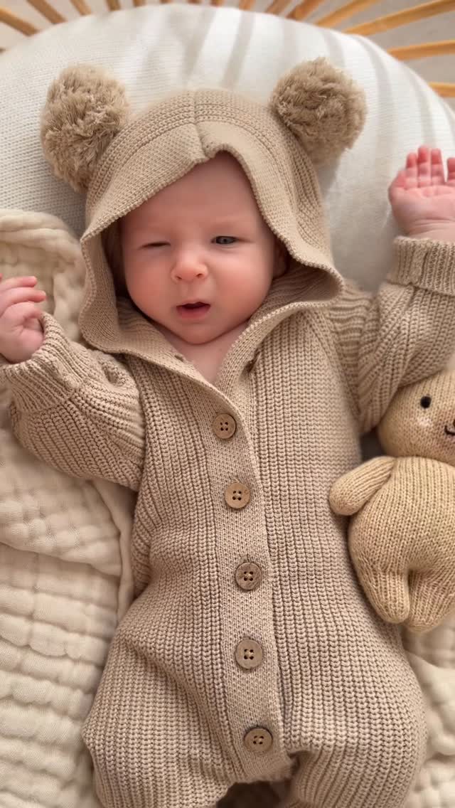 Instagram post by an influencer for Avalia Kids. Caption reads: When you’re just sleepy little bear 🐻🥹 Bear....