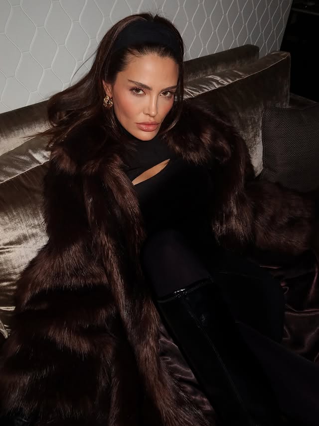 Instagram post by @melisaycadegirmencioglu for Fairmont Hotels & Resorts. Caption reads: In my mob wife era ♠️ #reklam.