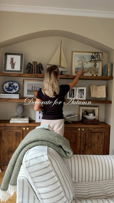 Instagram post by @allchloerose for WESTWING. Caption reads: [...] time of year | ad Shop the decor from....