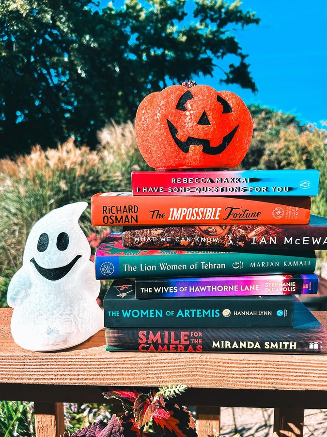 Instagram post by @rachellelovesbooks for Viking Books. Caption reads: 🎃October TBR🎃⁣
⁣
I can’t help it: October books....