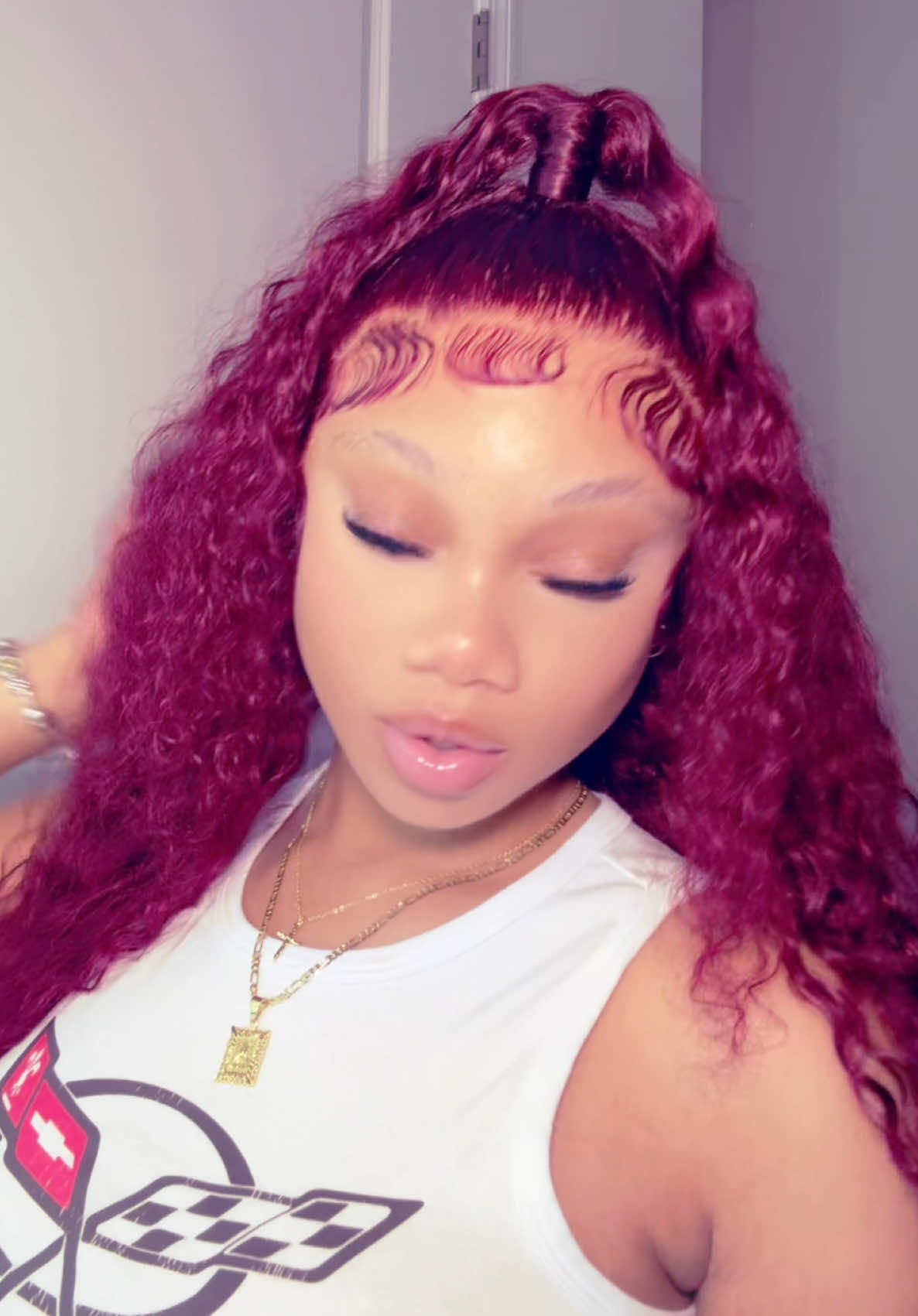 TikTok post by @ashh_cashhh for KissYan Jewelry. Caption reads: Initial necklace @KissYanOfficial  #tiktokshop....