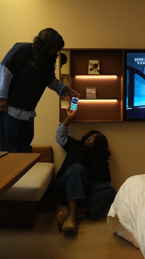 Instagram post by @luenagamaa for Adobe Photoshop. Caption reads: [...] and upgrade my profile 👩🏾‍💻....