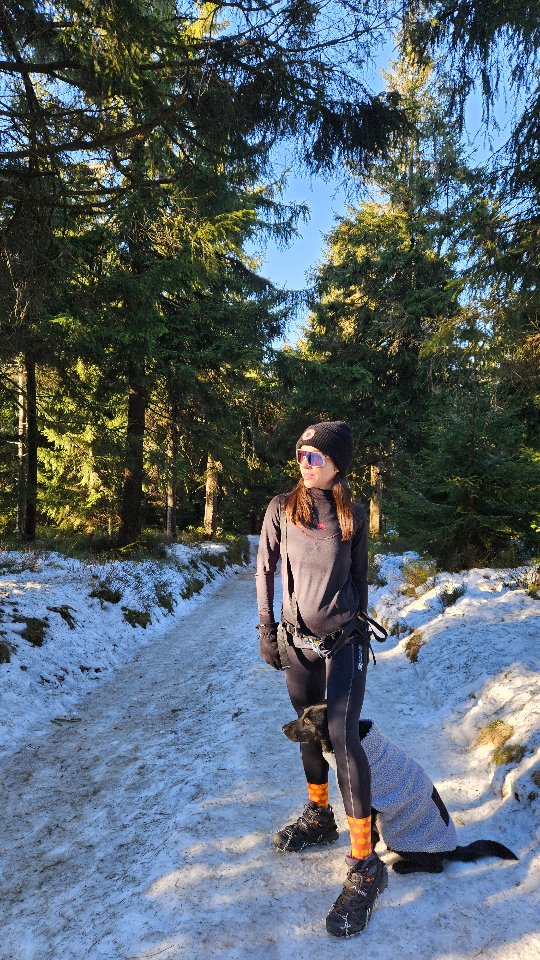 Instagram post by @_my_daily_run_life_ for Rough Radical. Caption reads: 2024 byłeś zaskakujący, a może to ja byłam otwarta....