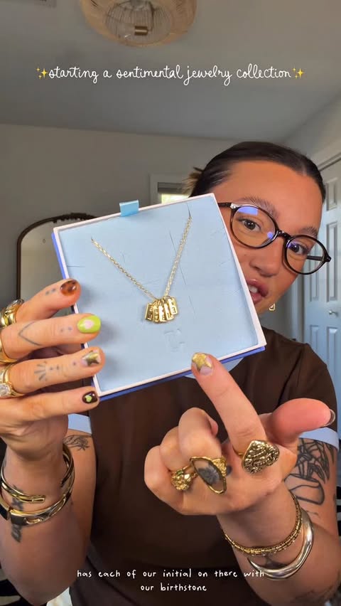 Instagram post by @lanaraestyle for Jewlr. Caption reads: @jewlr you always know how to make a girl [...].