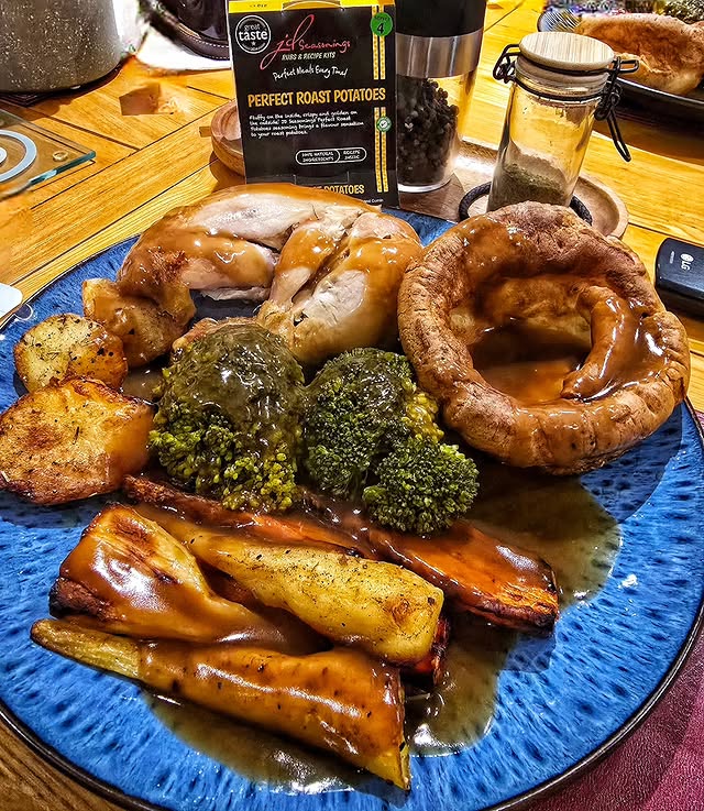 Instagram post by @janetk_foodie for JD SEASONINGS. Caption reads: [...] done right 😋🍗 Used the @jdseasonings roast....