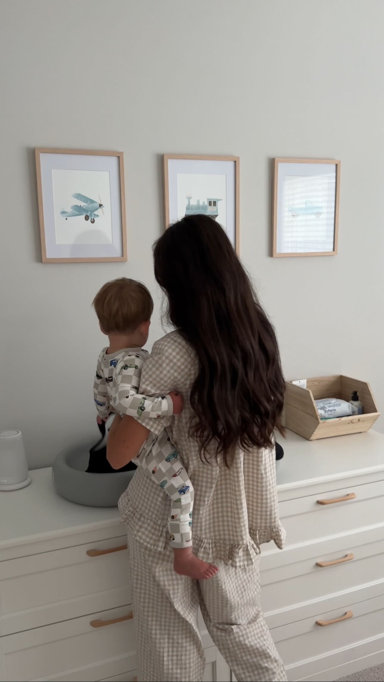 Instagram post by @samanthabagley_ for Kyte Baby. Caption reads: [...] BEDTIME and I will send you the links!....