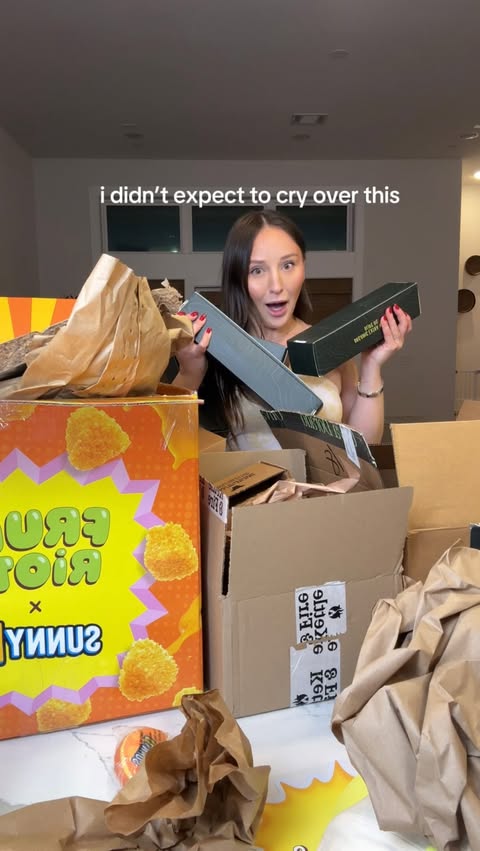 Instagram post by @whatthemags for Kettle & Fire. Caption reads: lol @ me having a breakdown over PR😭 giveaway is....