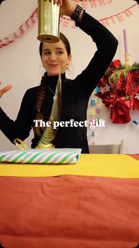 Instagram post by @hiflorence_ for ifolor. Caption reads: [...] and a personalized mouse pad made with....