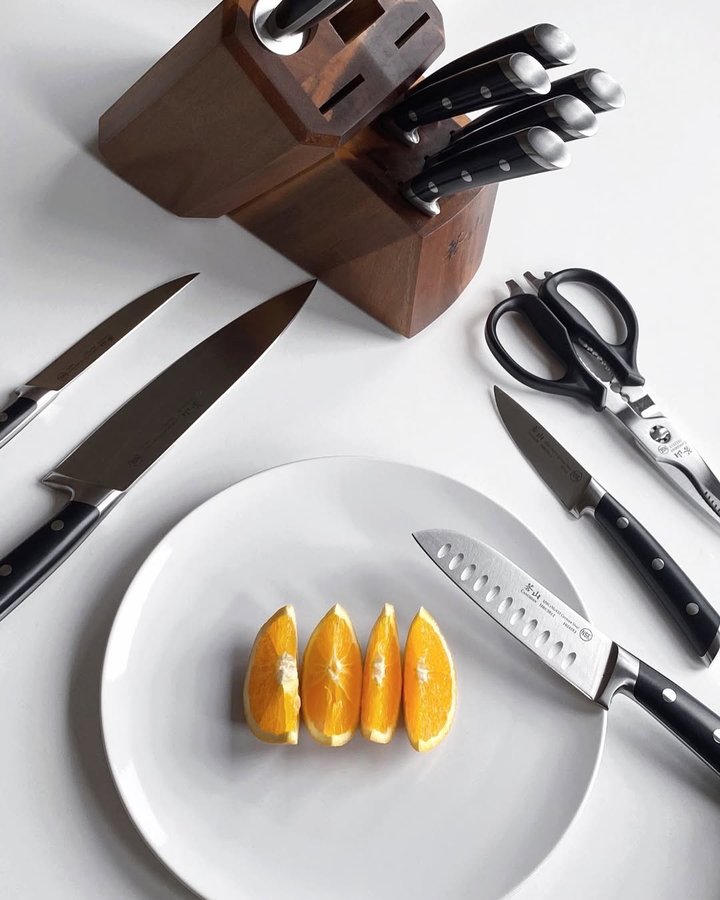 Instagram post by @vivianwong_ for Cangshan Cutlery. Caption reads: [...] culinary tools! 👀 Thank you to....