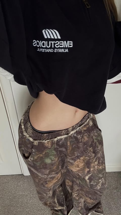 Instagram post by @leahalicehill for Dossier. Caption reads: [...] outfits recently 🤍

featuring a new fave....