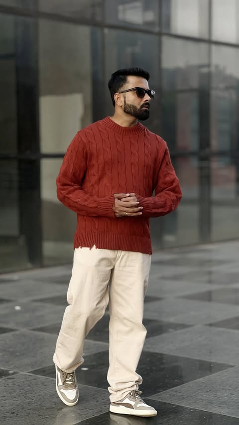 Instagram post by an influencer for POWERLOOK. Caption reads: @Powerlookofflical — one of the most [...].