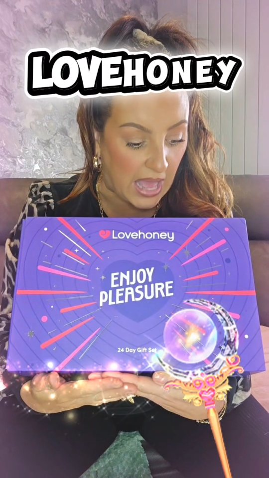 Instagram post by @officialtracygraham for Lovehoney. Caption reads: GUYS! 👁👁
@lovehoneyofficial Advent calendar is....