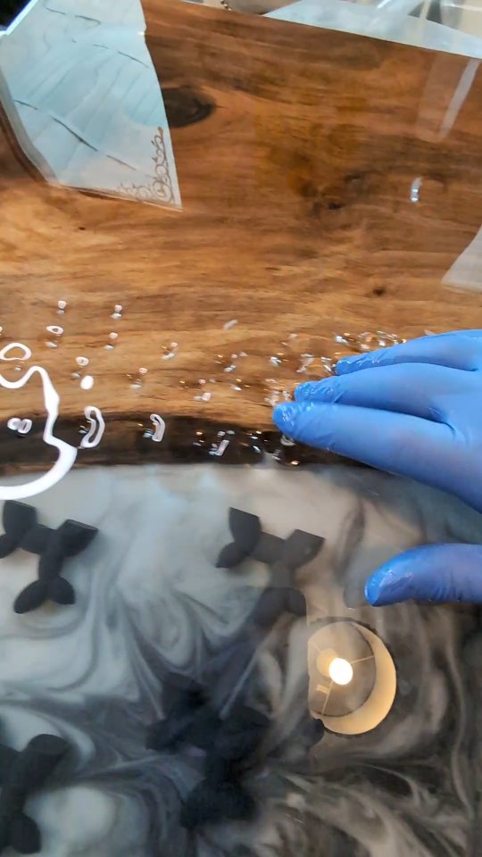 Instagram post by @dannysdiyshed for Craft Resin. Caption reads: [...] #RiverTable #ResinArtist #HowToResin....