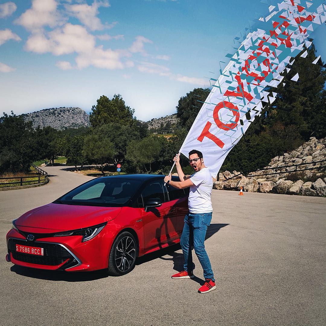 Instagram post by @mrjojol67 for TOYOTA. Caption reads: J'offre cette voiture à celui qui devine la....