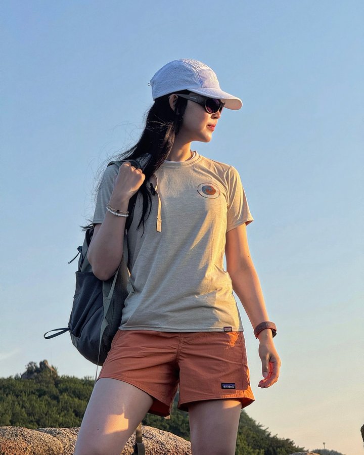 Instagram post by @mount_ming for Patagonia. Caption reads: ⛰️ 더운 날 등산룩, 가볍고 시원하게 #광고
@patagoniakorea 

파타고니아....