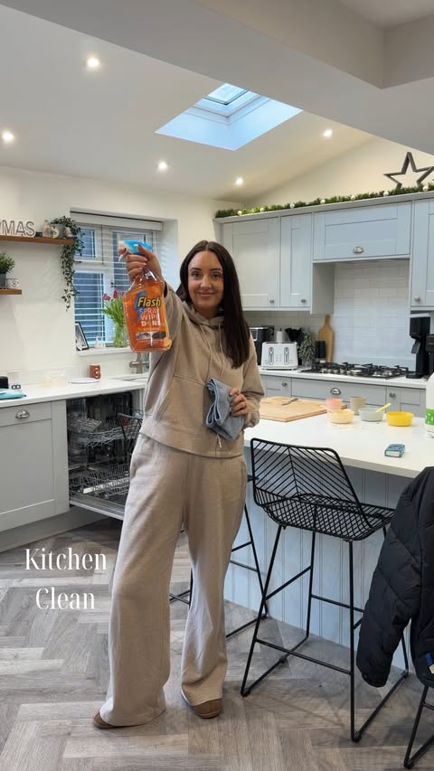 Instagram post by @homewithfay for SuperSavvyMe. Caption reads: Got unexpected guests popping in this Christmas....