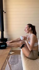 Instagram post by @kayleighhjaynefit for Kineon. Caption reads: AD | 3 ways to use your @kineon_labs MOVE+ 🔋 
....