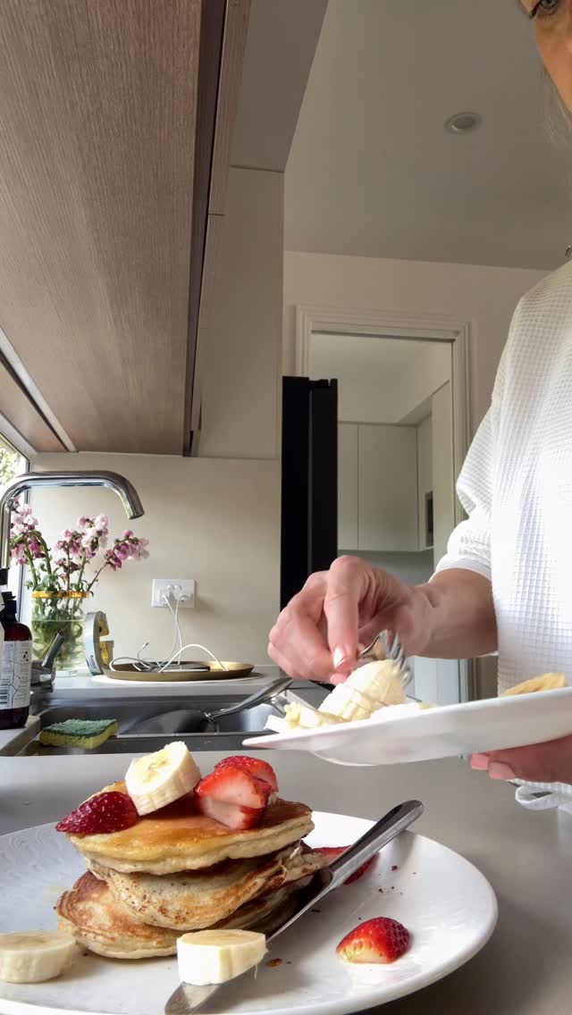 Instagram post by @gengen_lacaze for True Protein. Caption reads: @trueprotein French Vanilla Protein Pancakes (True....