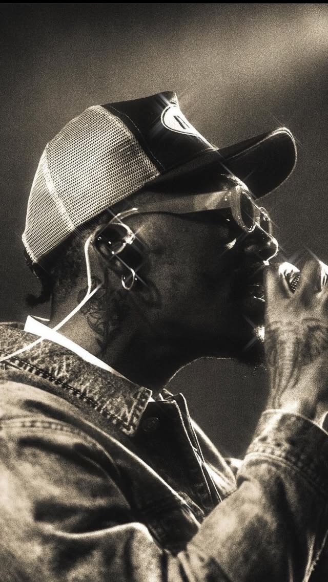 Instagram post by @chaseshakur for Genius. Caption reads: [...] still love ."x's n o's" open mic w/ @genius....