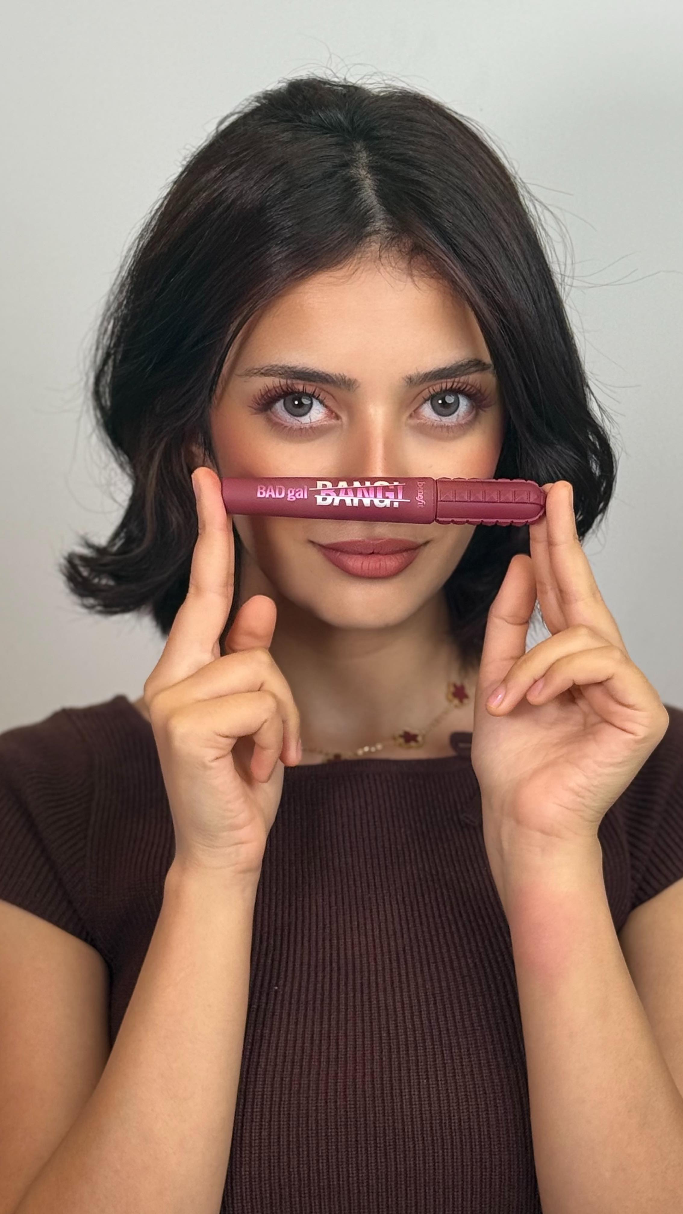 Instagram post by @dora.dzoff for Benefit Cosmetics. Caption reads: Grwm with @benefitmiddleeast 
*Face:*
Smooth sip....