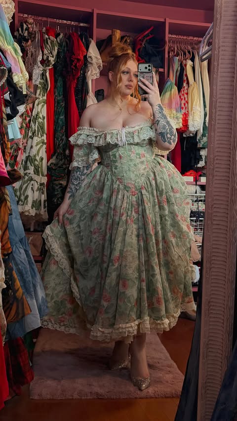 Instagram post by @victoriashaz for Selkie. Caption reads: [...] I’m genuinely obsessed. 💖 Gifted from....