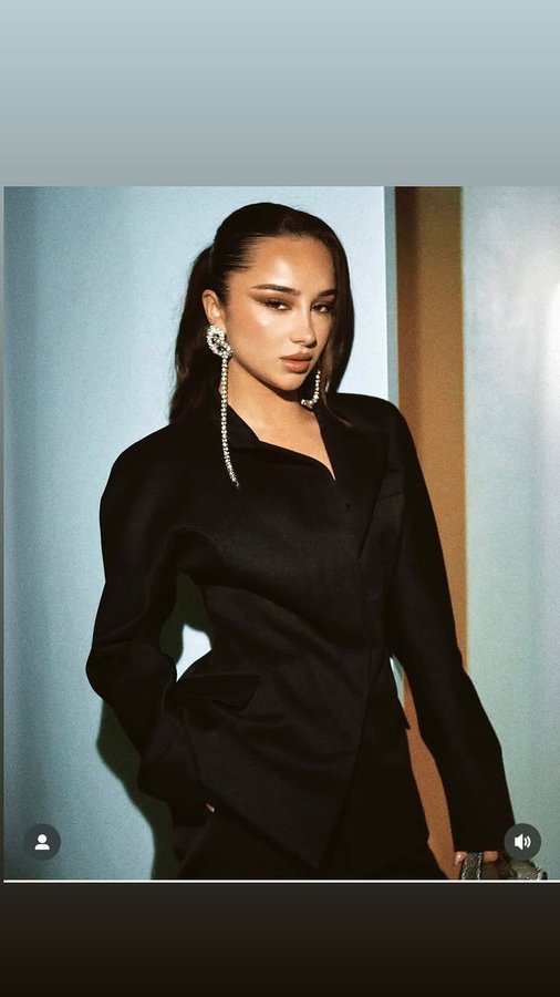 Instagram post by @maeva.demoura for Courir. Caption reads: Multiple personalities require multiple fits....