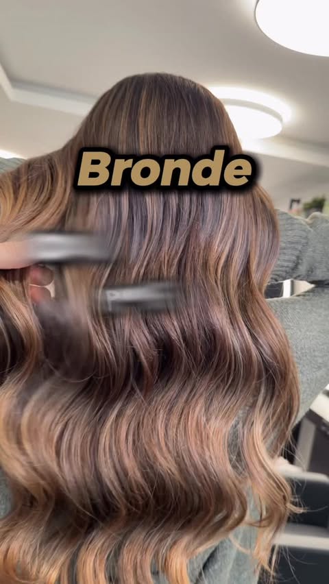 Instagram post by @cenkinz for Maria Nila. Caption reads: [...] Seminar in unserem Shop) mit....