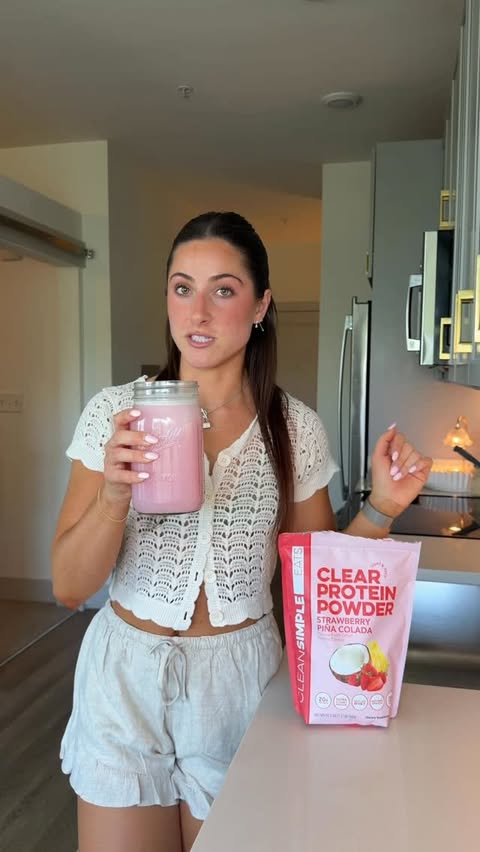 Instagram post by @melanierazz_ for Clean Simple Eats. Caption reads: [...] you hit your protein goals 😌🍹....
