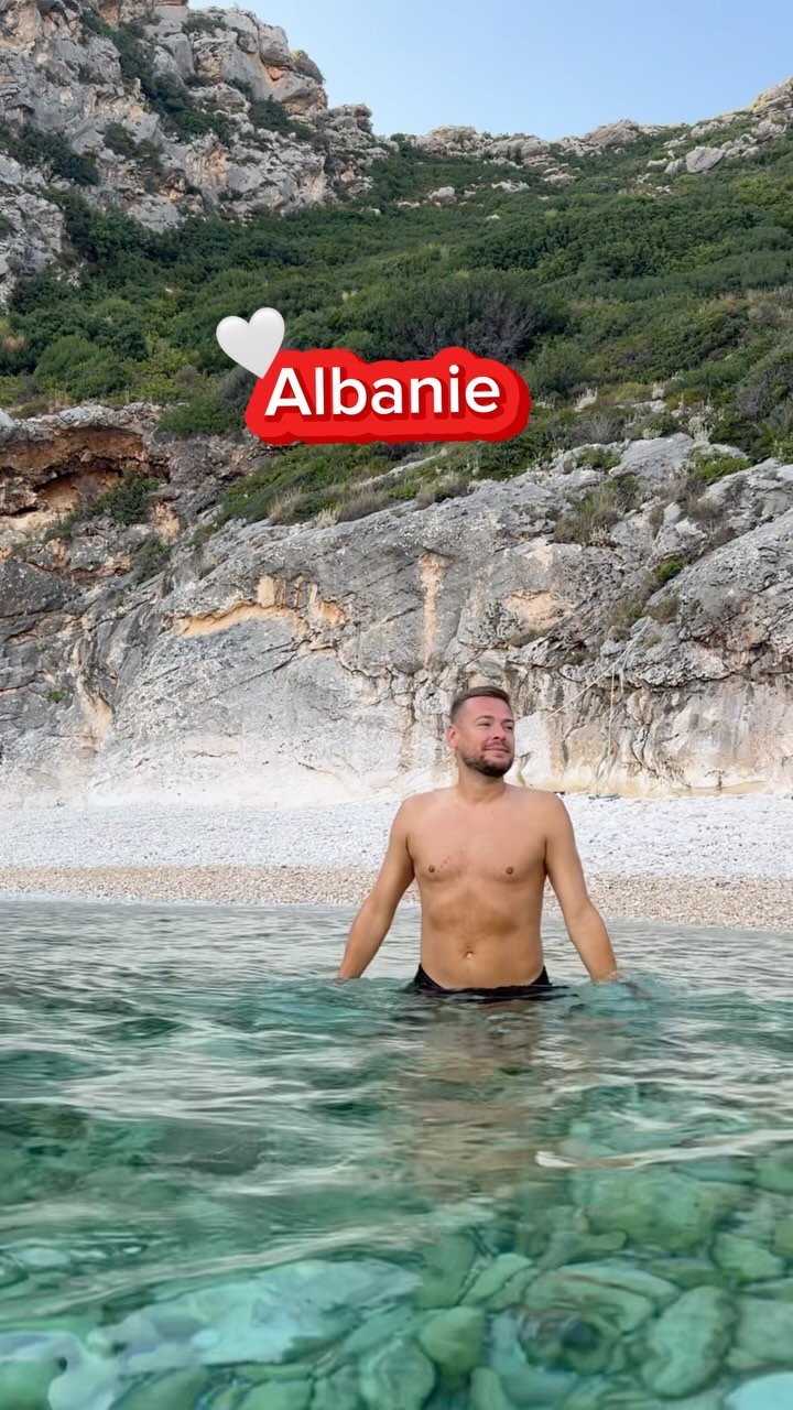 Instagram post by @jeremstar for Cheerz. Caption reads: Belle découverte de ce pays encore préservé du....