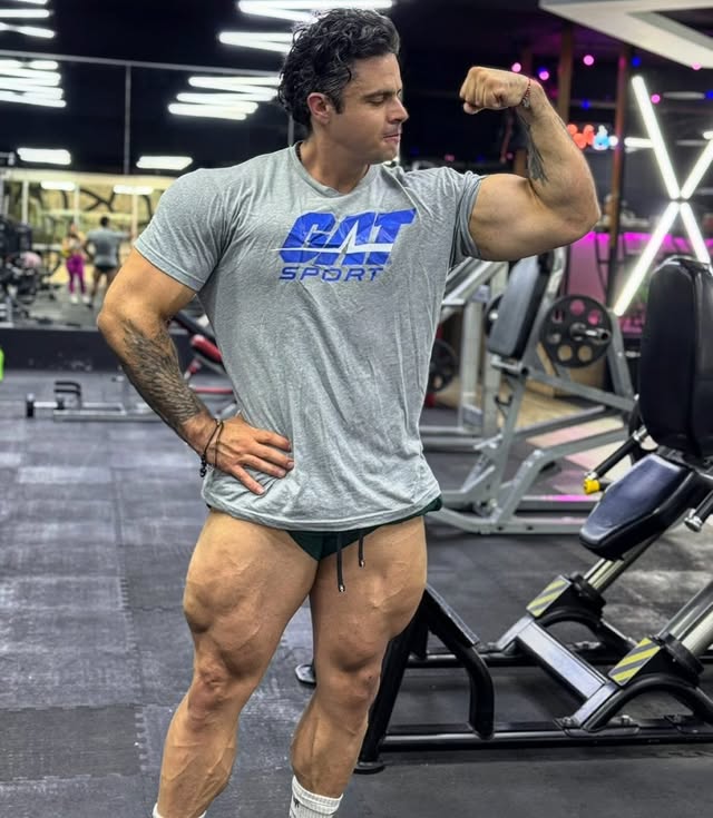 Instagram post by @memorodriguezfitness for GAT Sport. Caption reads: NITRAFLEX SPORT 🔥 @gat_sport.