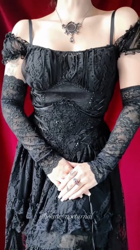 Instagram post by @hekate_nocturnal for FANTASMAGORIA. Caption reads: [...] amazing sales?✨🌟
~
~~
~~~
🌹Dress:....