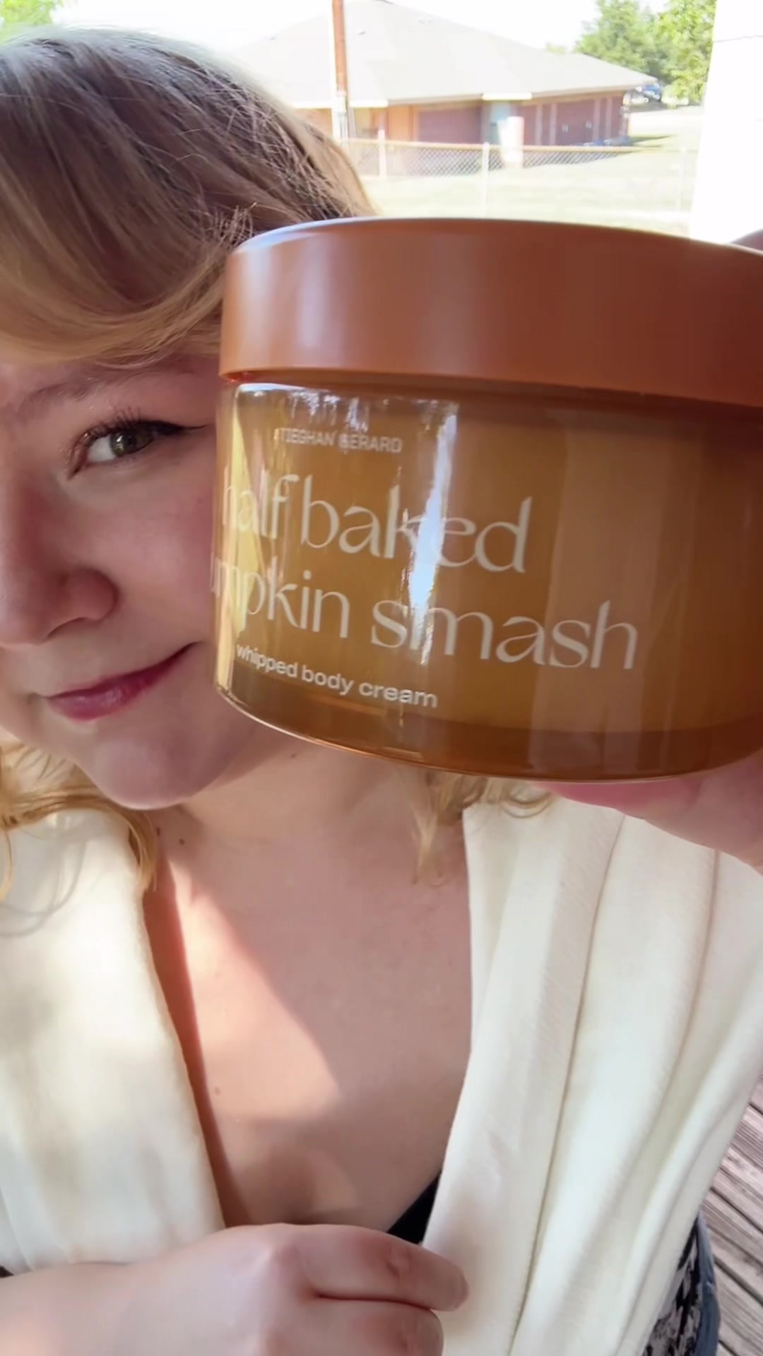 TikTok post by @n.caila for Snif. Caption reads: 🎃🫚🥧 @Snif #snif #pumpkinscent [...].