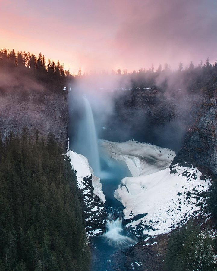 Instagram post by @stevint for Duracell. Caption reads: With so much to see in Canada it's almost....