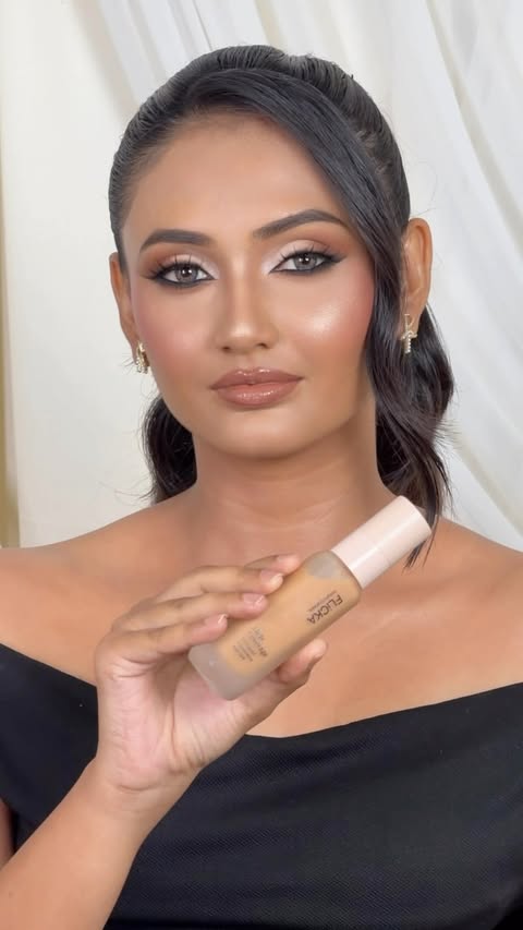 Instagram post by @soniyarozariomakeupartist for Flicka Cosmetics. Caption reads: [...] pro base you’ll love @flickacosmetics....