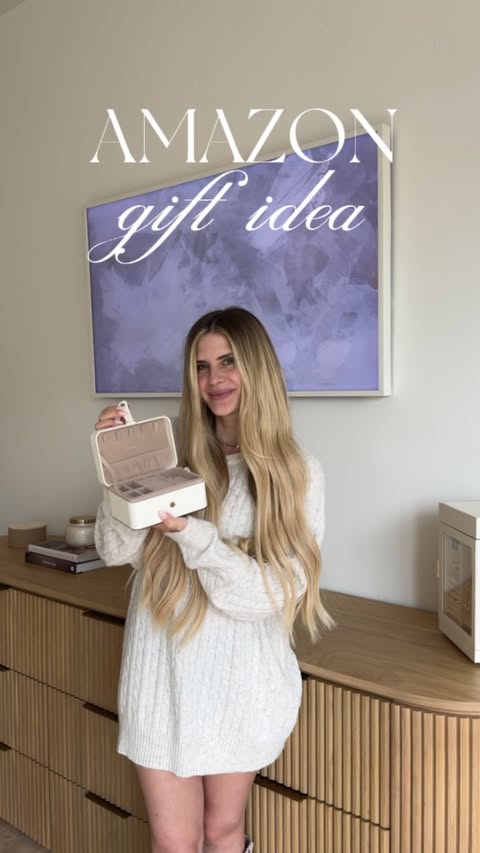 Instagram post by @thesunkissedlife_ for SONGMICS HOME. Caption reads: follow, then comment “GIFT” for a dm💌 (you must....