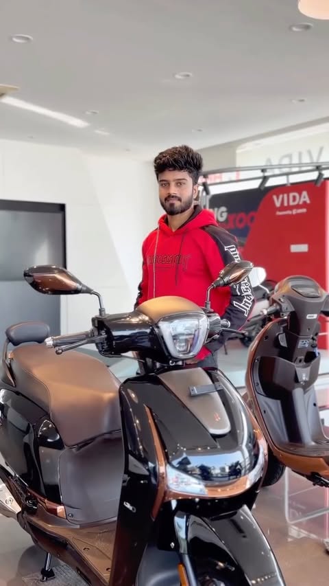 Instagram post by @i.amjeeva for Hero MotoCorp. Caption reads: Hero Destini 125⚡️
.
.
.
#hero #destini125 #bike....