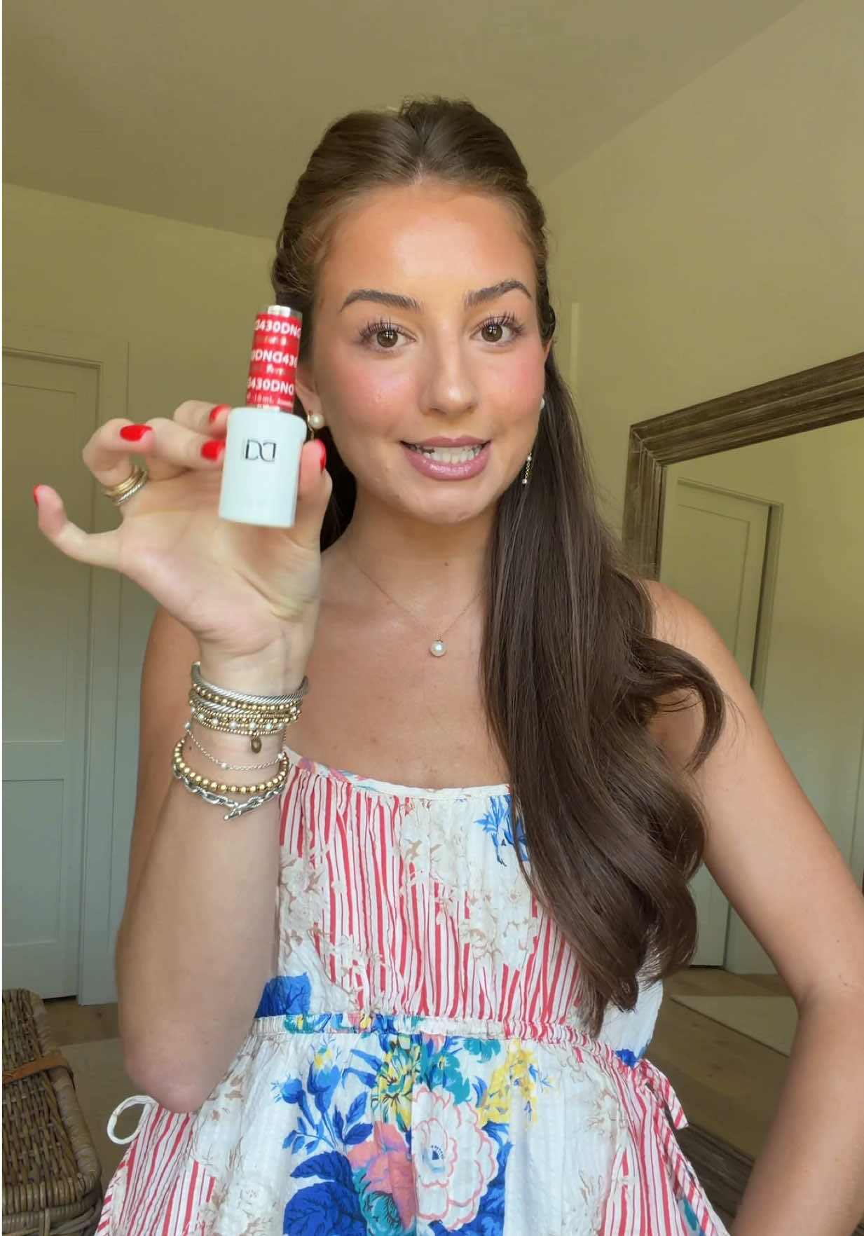 TikTok post by @rileyannfox for DND Gel. Caption reads: [...] ❤️❤️❤️ use my code RILEY for 40% off @DNDGel....