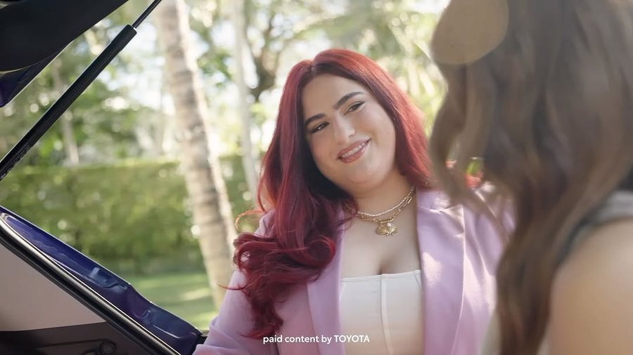 Instagram post by @gabyteemua for Alamar Cosmetics. Caption reads: An independent jefa like me needs something that’s....