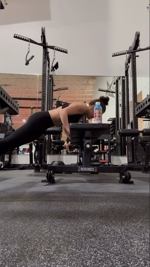 Instagram post by @julissa.garcia1 for DrinkRecover. Caption reads: recover refresh repeat🩷✨ @drinkrecover Now....