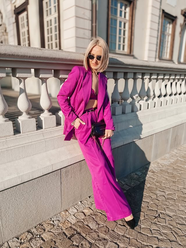 Instagram post by @sylwia_zumbiara for Bonprix. Caption reads: Dziś postawiłam na kolor🌸 Total look @bonprix....